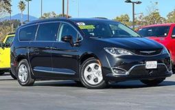 Used 2017 Chrysler Pacifica