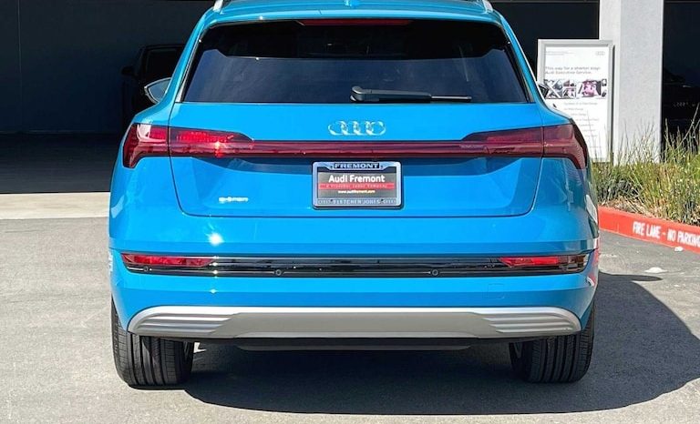 
								Used 2019 Audi e-tron full									