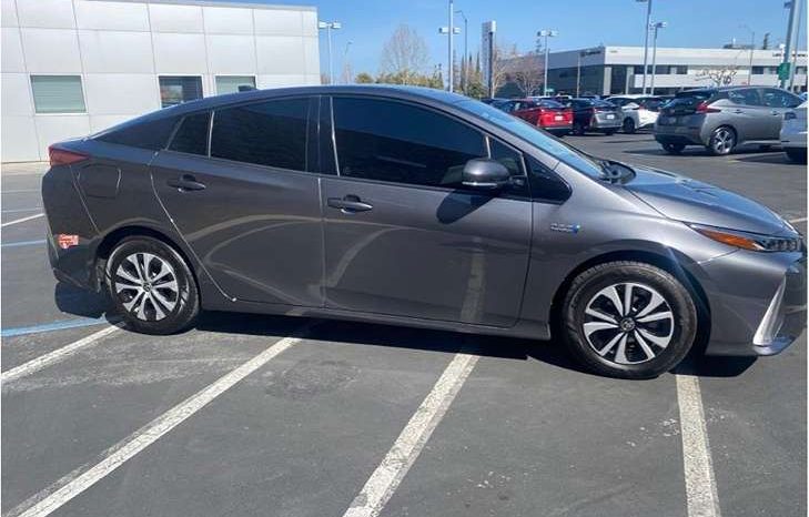 
								Used 2017 Toyota Prius Prime full									