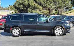 Used 2017 Chrysler Pacifica