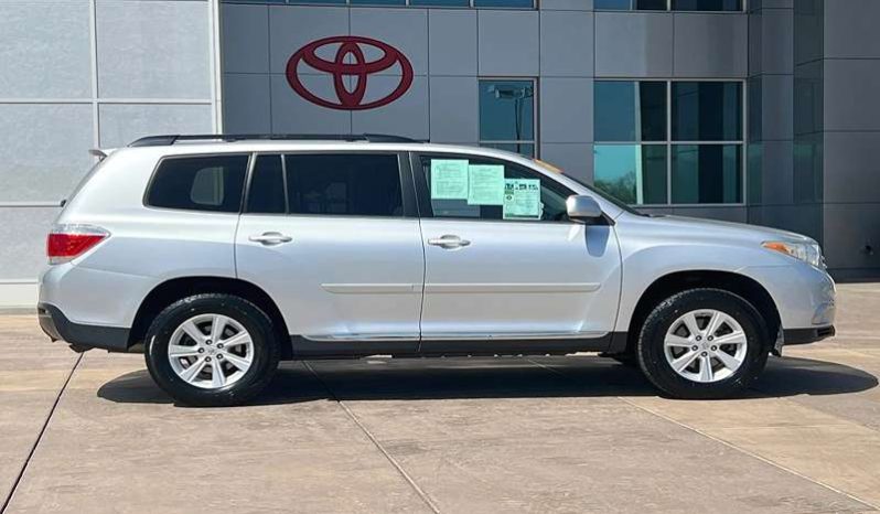 
								Used 2011 Toyota Highlander full									