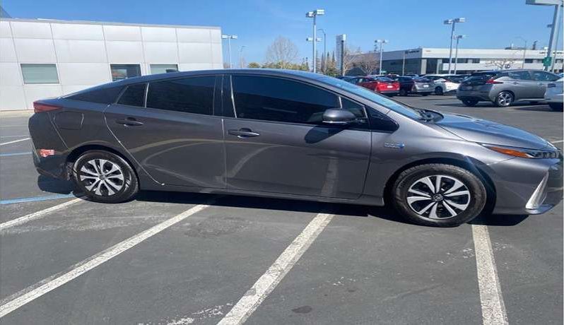 
								Used 2017 Toyota Prius Prime full									