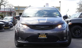 
										Used 2019 Chrysler Pacifica full									