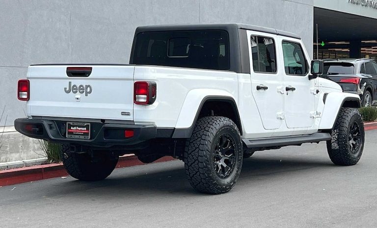 
								Used 2020 Jeep Gladiator full									