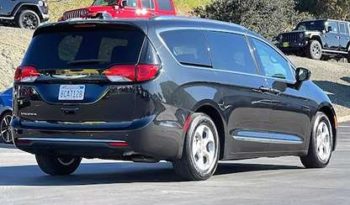 
										Used 2017 Chrysler Pacifica full									