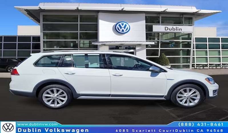 
								Used 2017 Volkswagen Golf full									