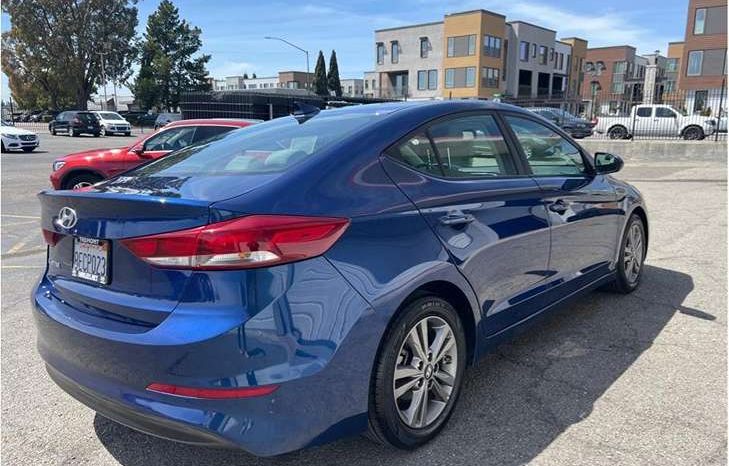 
								Used 2018 Hyundai Elantra full									