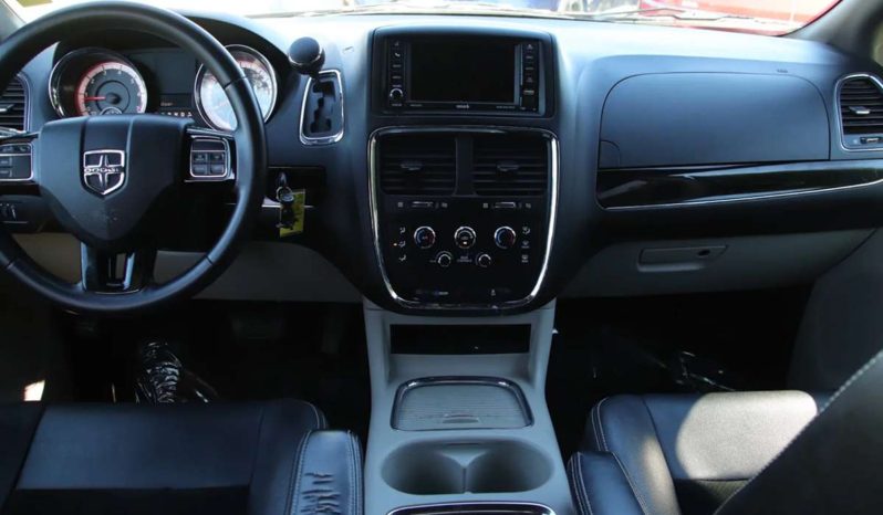 
								Used 2018 Dodge Caravan full									