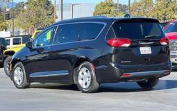 Used 2017 Chrysler Pacifica