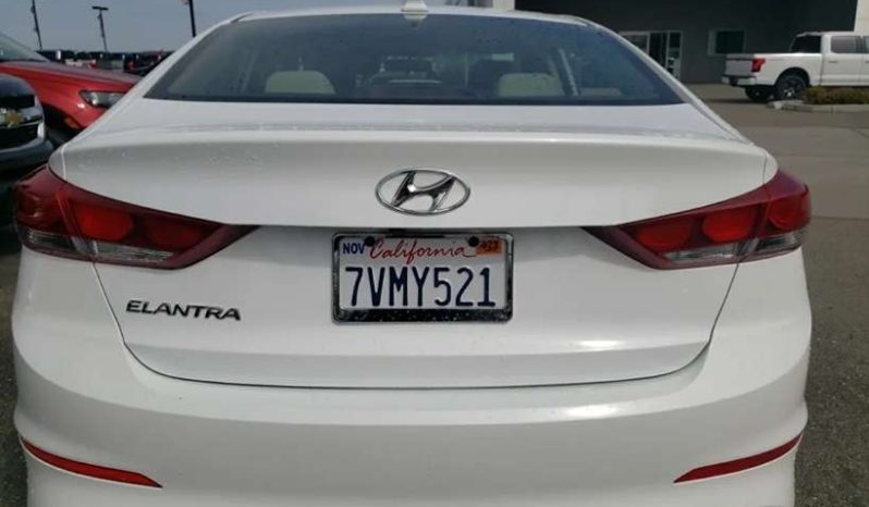 
								Used 2017 Hyundai Elantra full									