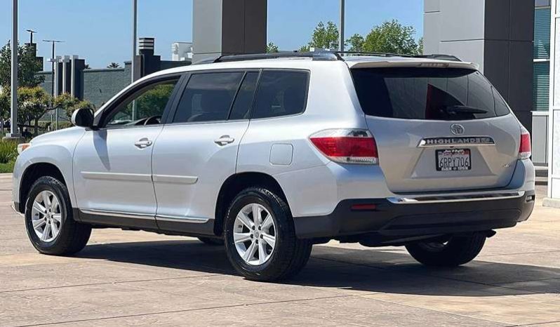 
								Used 2011 Toyota Highlander full									