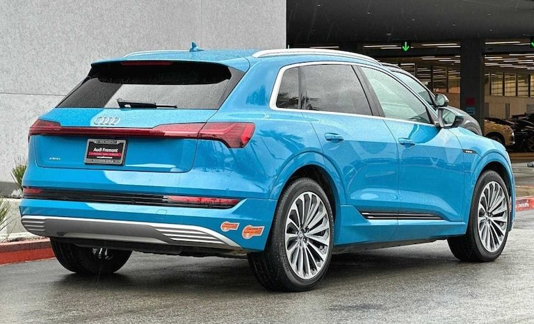 
								Used 2019 Audi e-tron full									