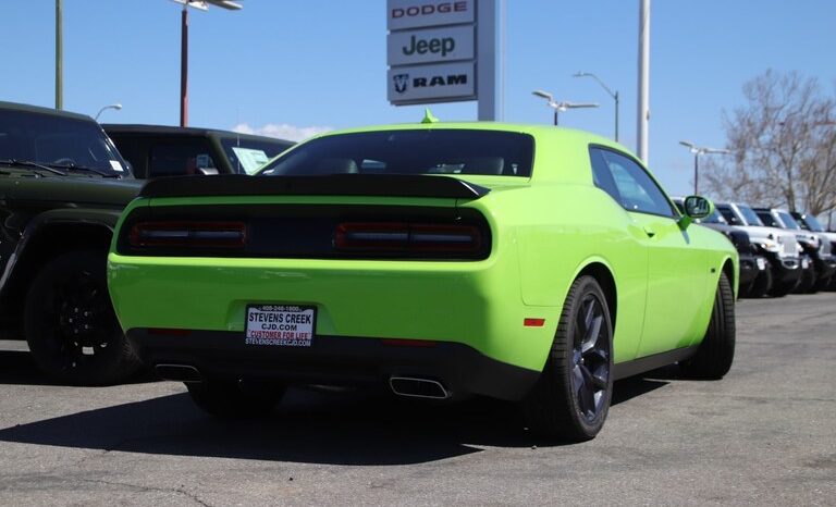 
								New 2023 Dodge Challenger full									