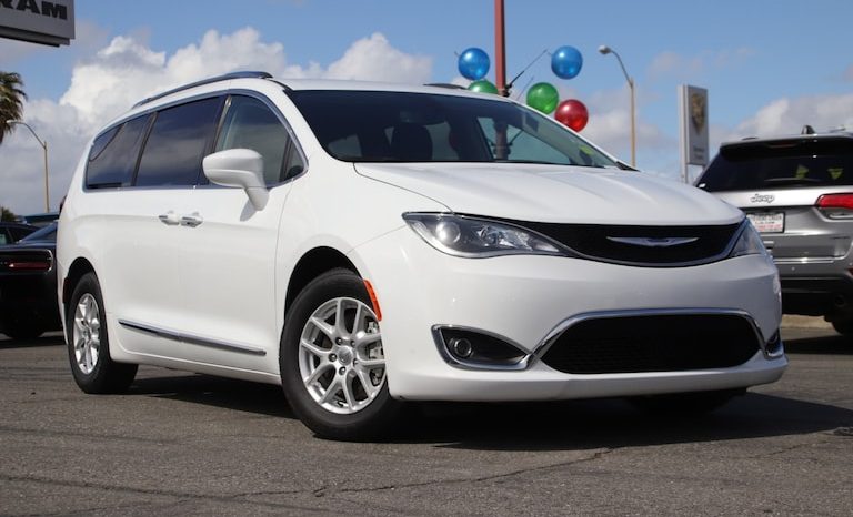 
								Used 2020 Chrysler Pacifica full									