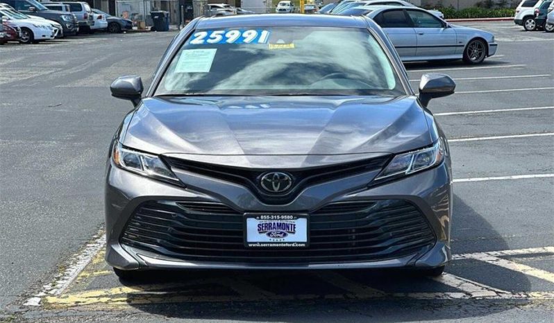 
								Used 2020 Toyota Camry full									