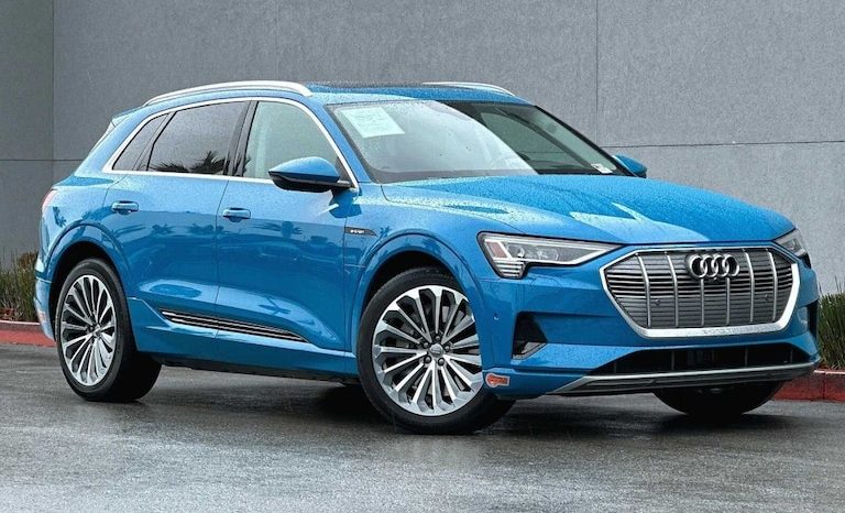 
								Used 2019 Audi e-tron full									